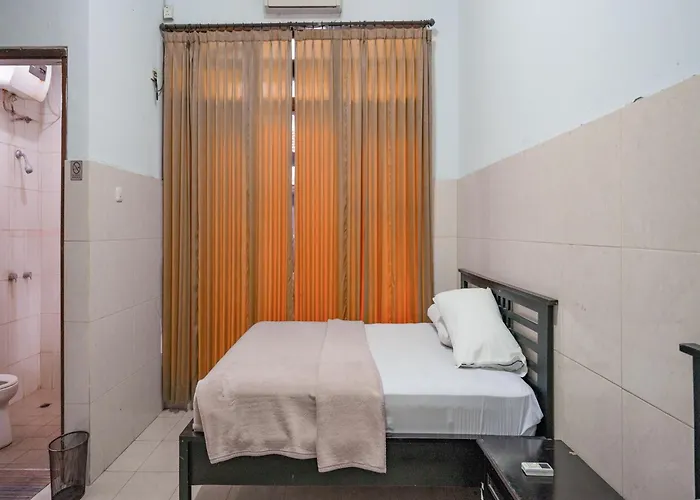 Dewata Indah Mitra Reddoorz Hotel 2*