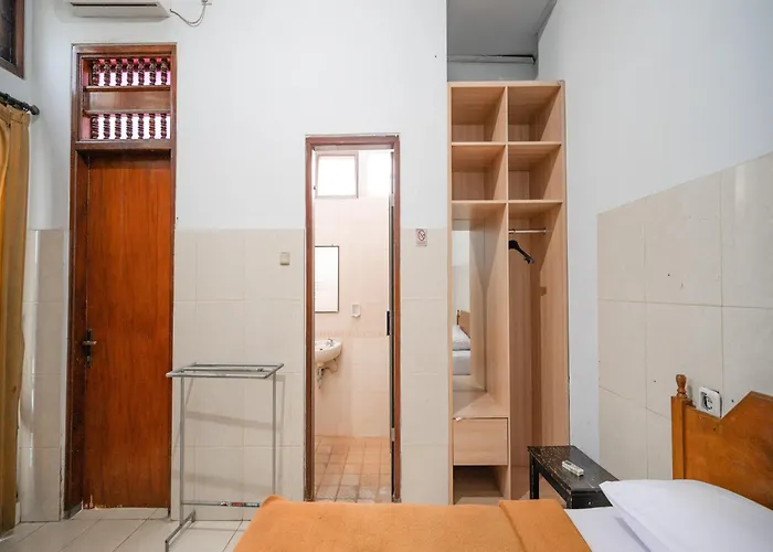 Dewata Indah Mitra Reddoorz Denpasar