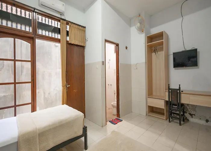 Dewata Indah Mitra Reddoorz 2* Denpasar