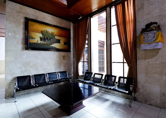 Dewata Indah Mitra Reddoorz Hotel 2*