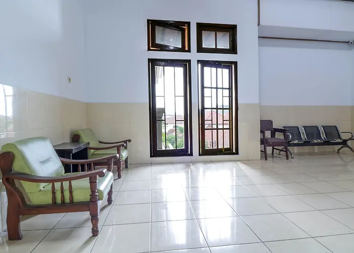 Dewata Indah Mitra Reddoorz 2*