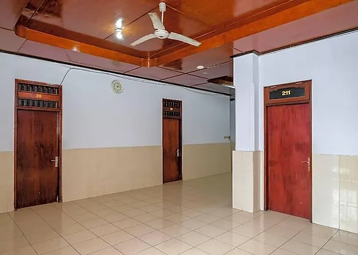 Dewata Indah Mitra Reddoorz Hotel 2*