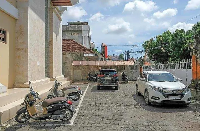 Dewata Indah Mitra Reddoorz Hotel