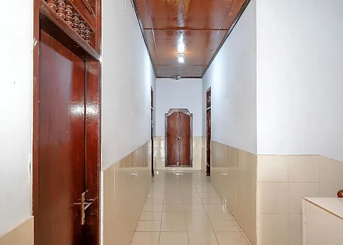 Dewata Indah Mitra Reddoorz Hotel