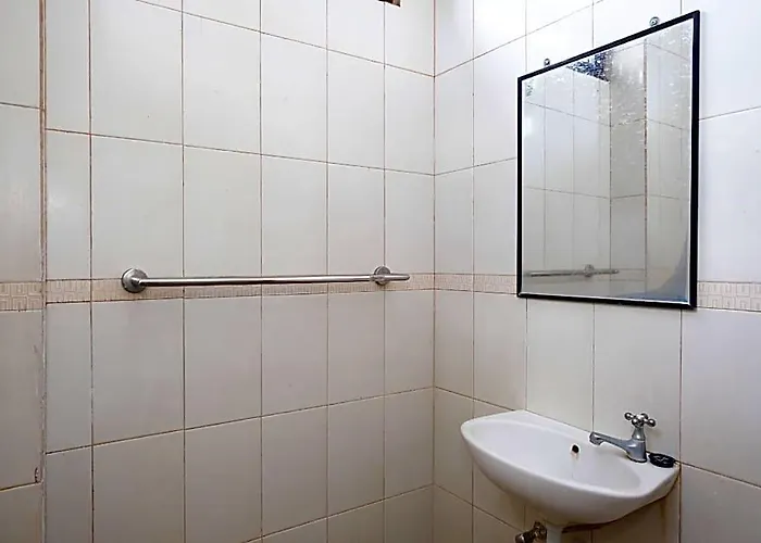 Dewata Indah Mitra Reddoorz 2* Denpasar