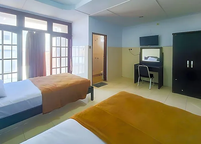 Dewata Indah Mitra Reddoorz Hotel 2*